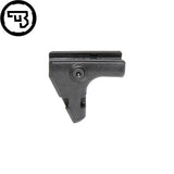 CZ Scorpion Evo fermo anteriore per mano